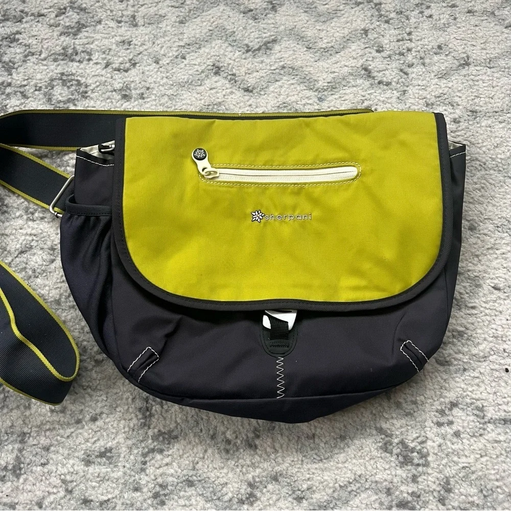 Sherpani Milli Crossbody Bag Nylon Messenger Bag Diaper Travel Bag Green/Blue - Picture 3 of 14